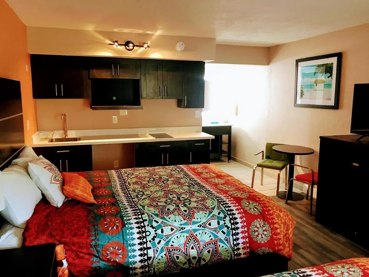 Tropical Inn & Suites, Downtown Clearwater Motel